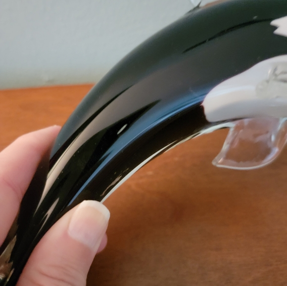 Glass Black & White Orca Whale Figurine - Picture 6 of 7